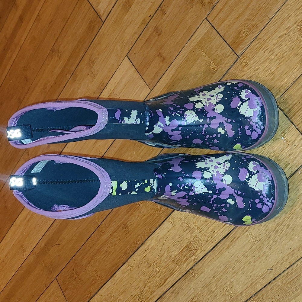 Snow boots